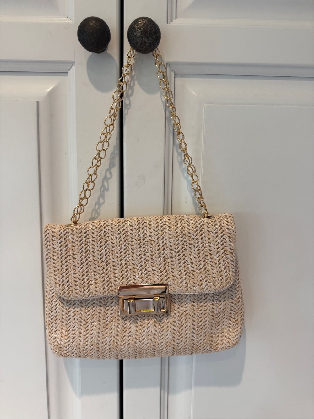 Woven Straw Chain Shoulder Bag in Cream